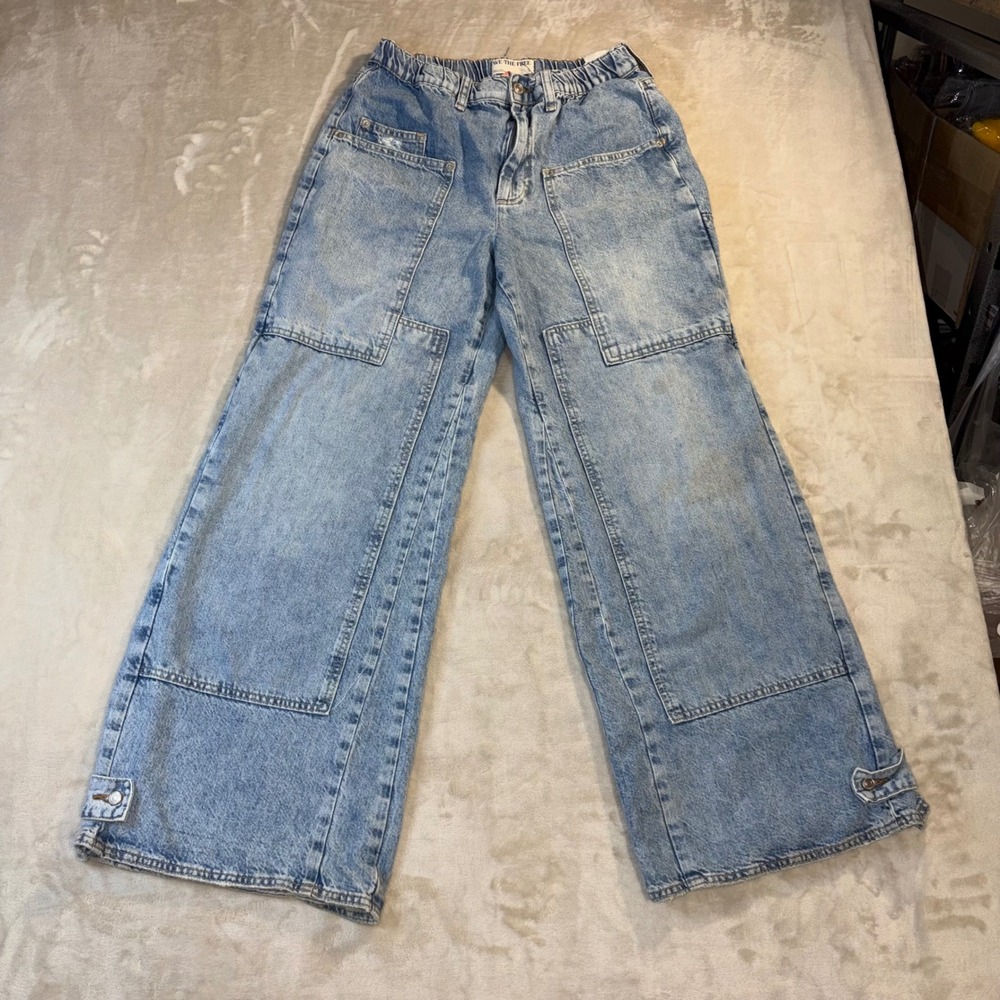 We The Free Crvy Outlaw Mid-Rise Wide Leg Jeans Light Wash Blue Size S